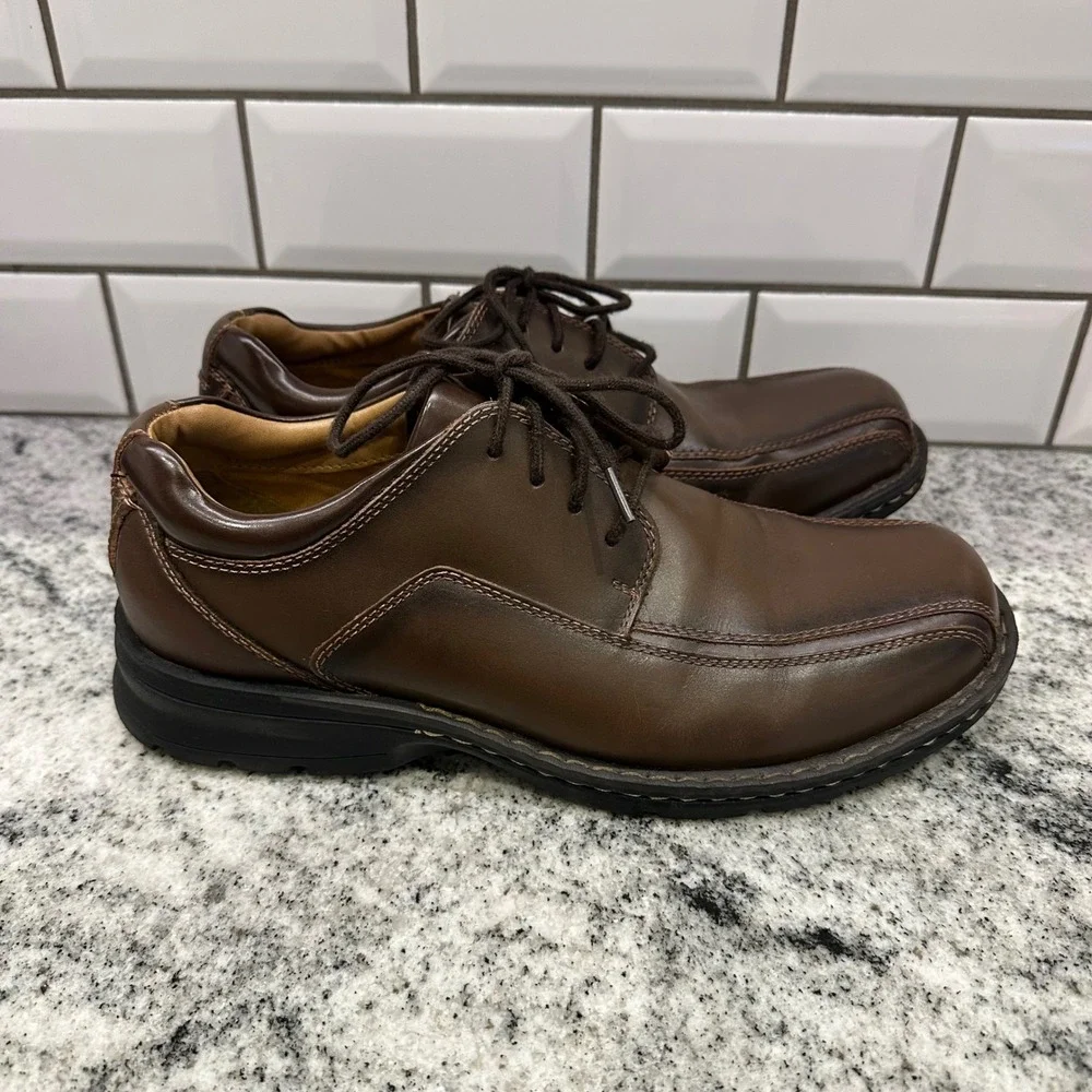 Docker's Mens Size 10 Oxford Shoes Brown Square Toe Lace Up Business Casual